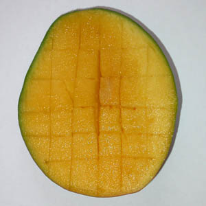 pr�sentation d'une mangue, �tape 2:sections crois�es